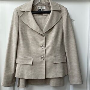 Elegant Beige Women's Skirt Suit
